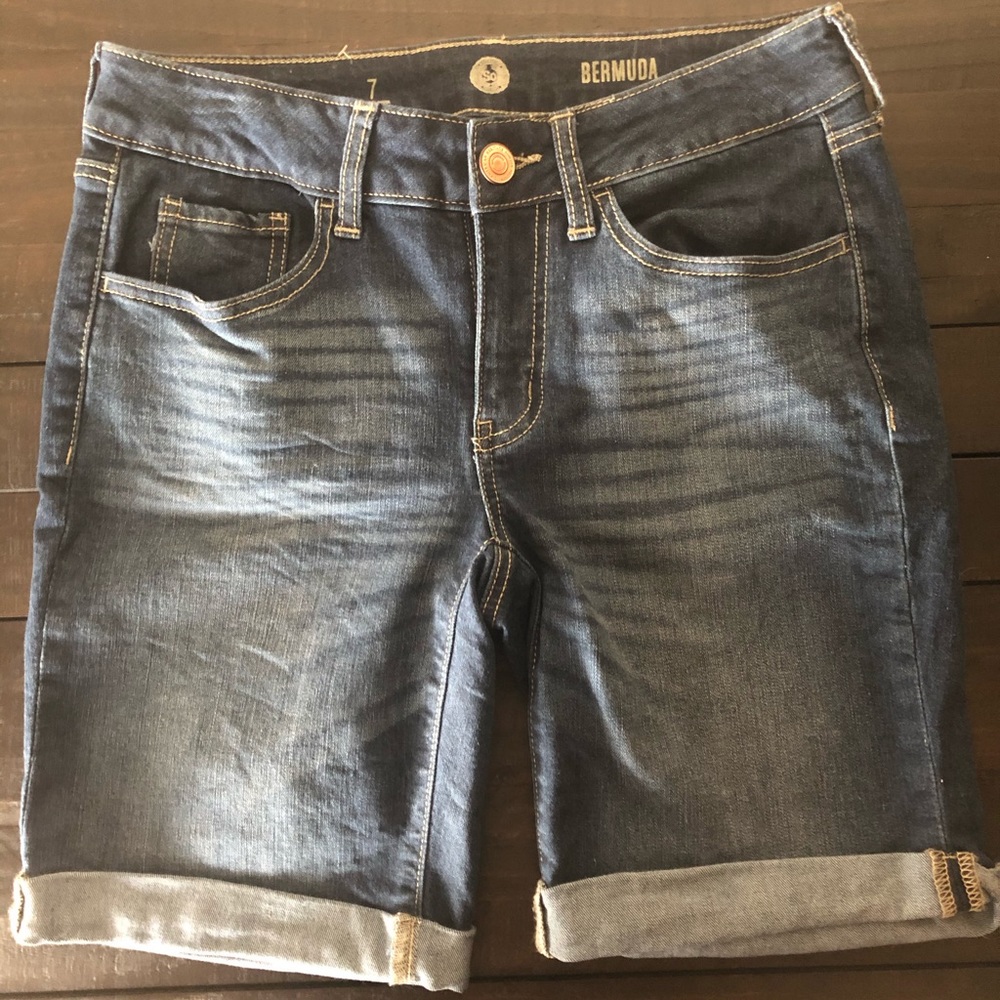 Juniors SO Low-rise Bermuda shorts